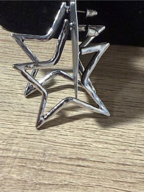 paparazzi Silver Twisted Star Hoop Earrings